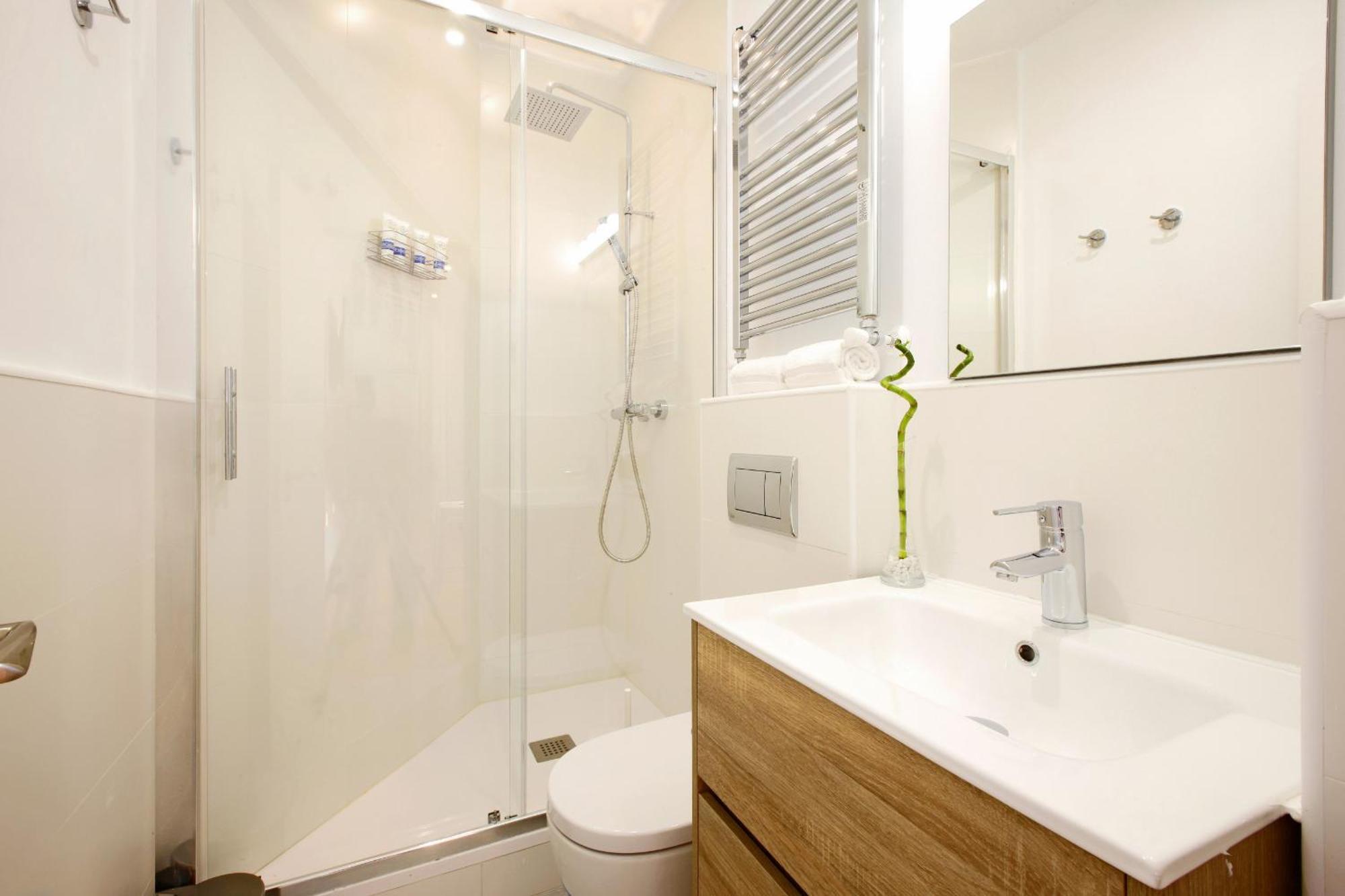 Malasana Design By Madflats Collection มาดริด ภายนอก รูปภาพ